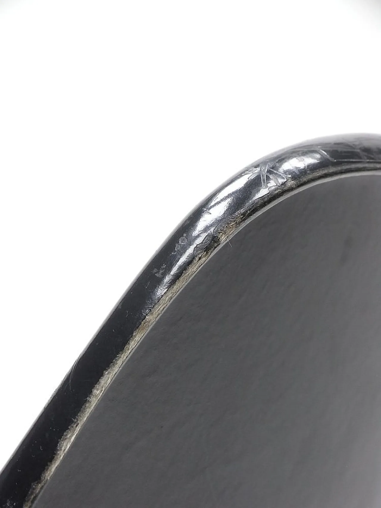 Arkana Shell chair in fibreglass with cushion by M.Burke, 20th century 19