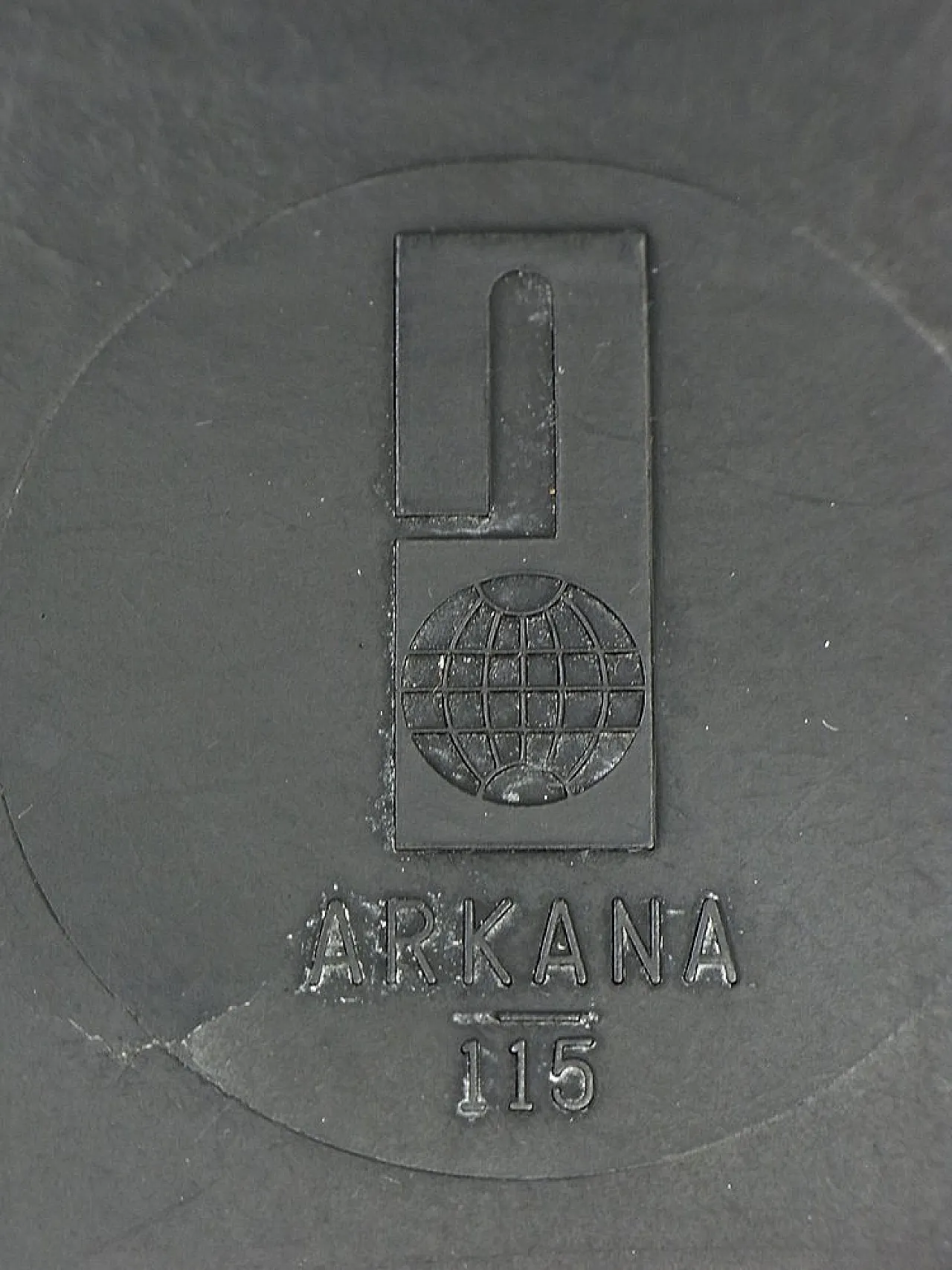 Arkana Shell chair in fibreglass with cushion by M.Burke, 20th century 20