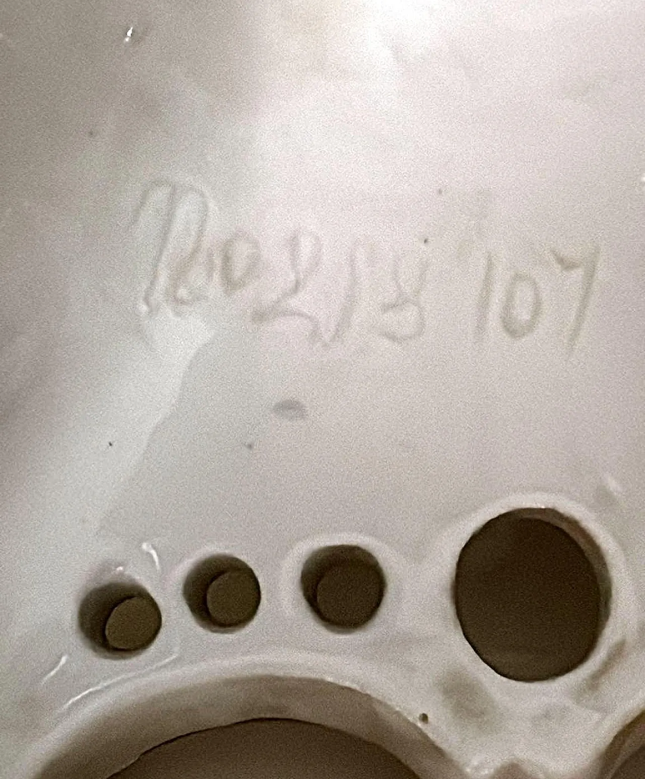 Polychrome porcelain figurine by Porcelaine De Paris, 19th century 15