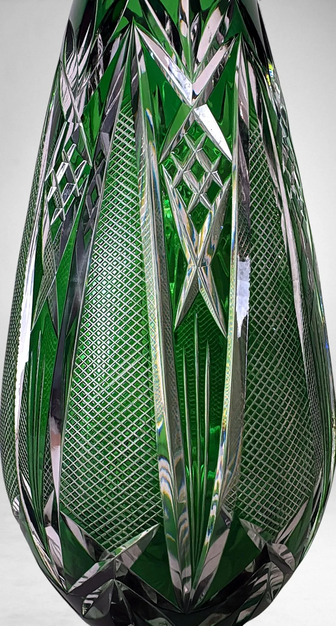 Bohemian Biedermeier style cut and polished crystal vase, 20th century 7