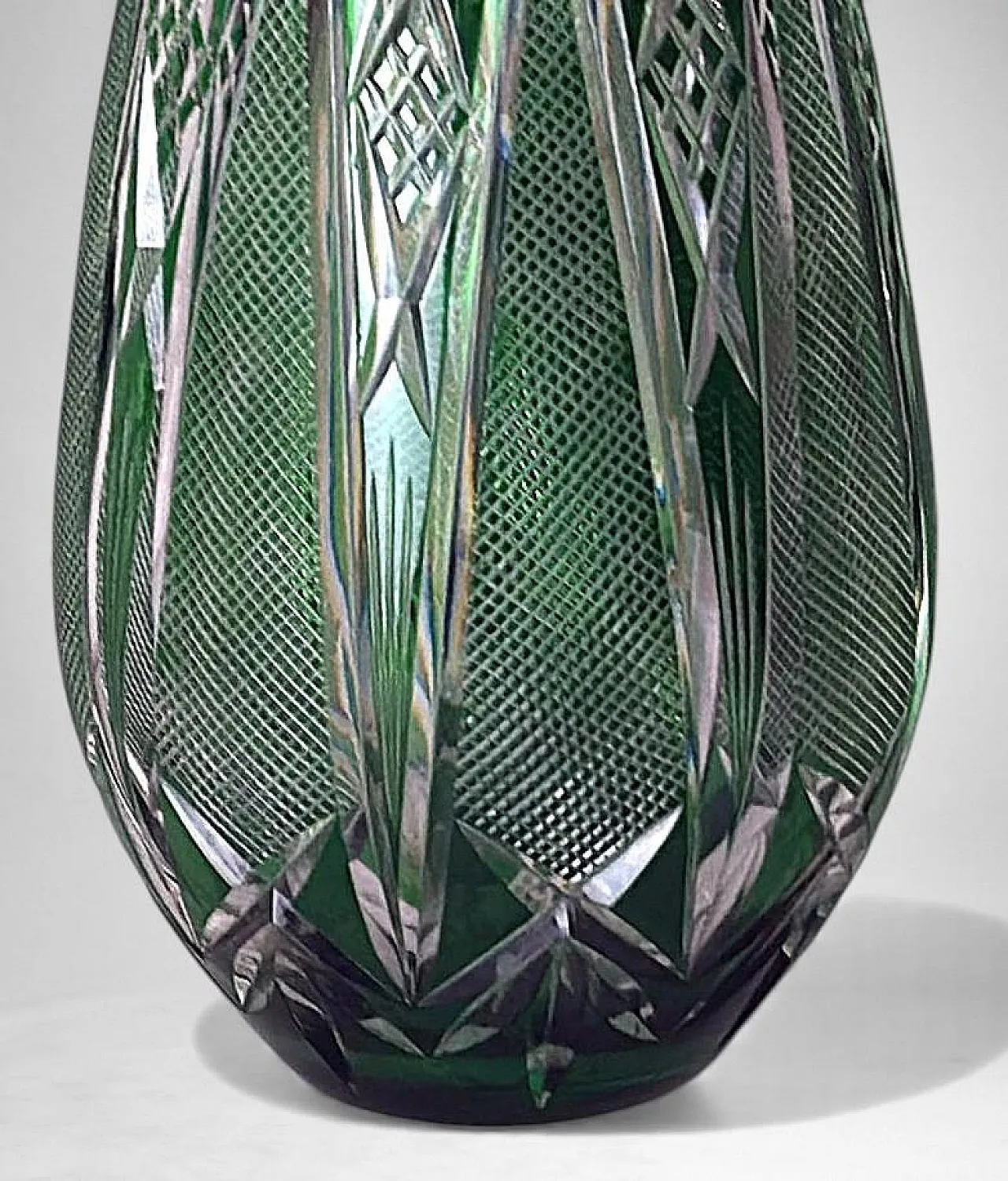Bohemian Biedermeier style cut and polished crystal vase, 20th century 9