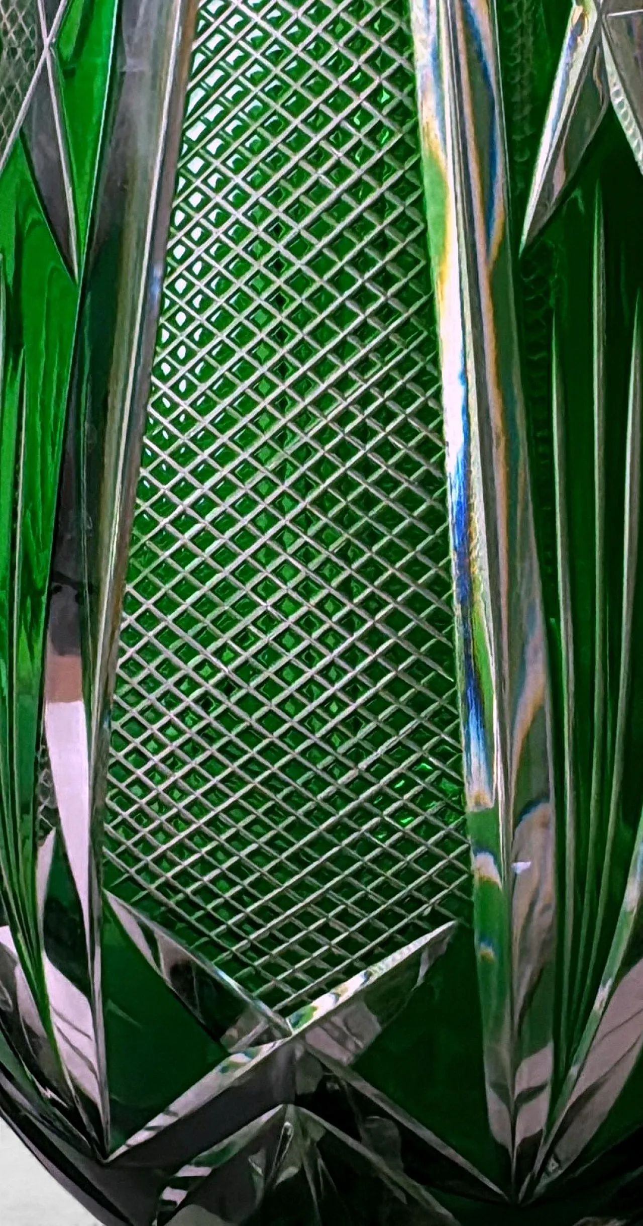 Bohemian Biedermeier style cut and polished crystal vase, 20th century 11