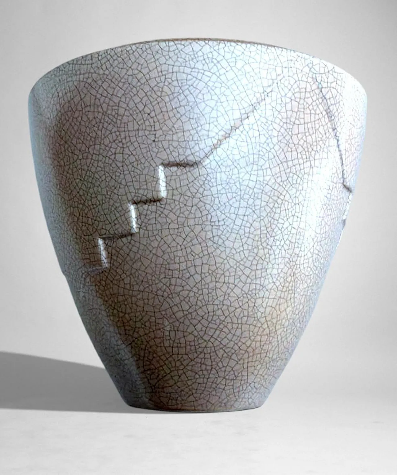 Art Deco white ceramic vase, Raku technique, 20th century 7