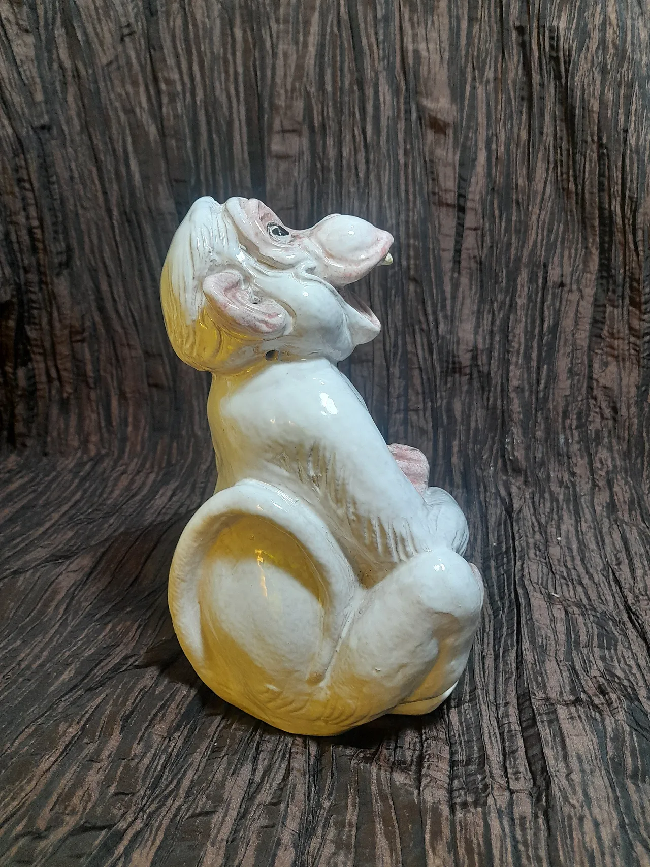 Scultura di scimmia che ride in ceramica bianca, anni '70 12