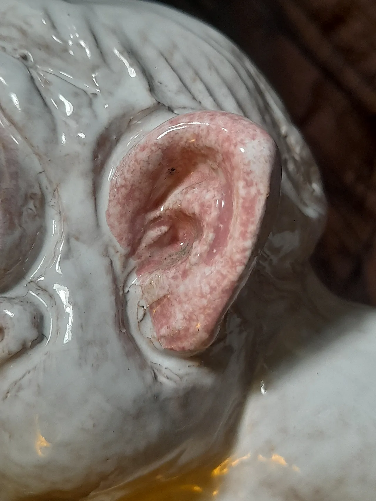 Scultura di scimmia che ride in ceramica bianca, anni '70 18