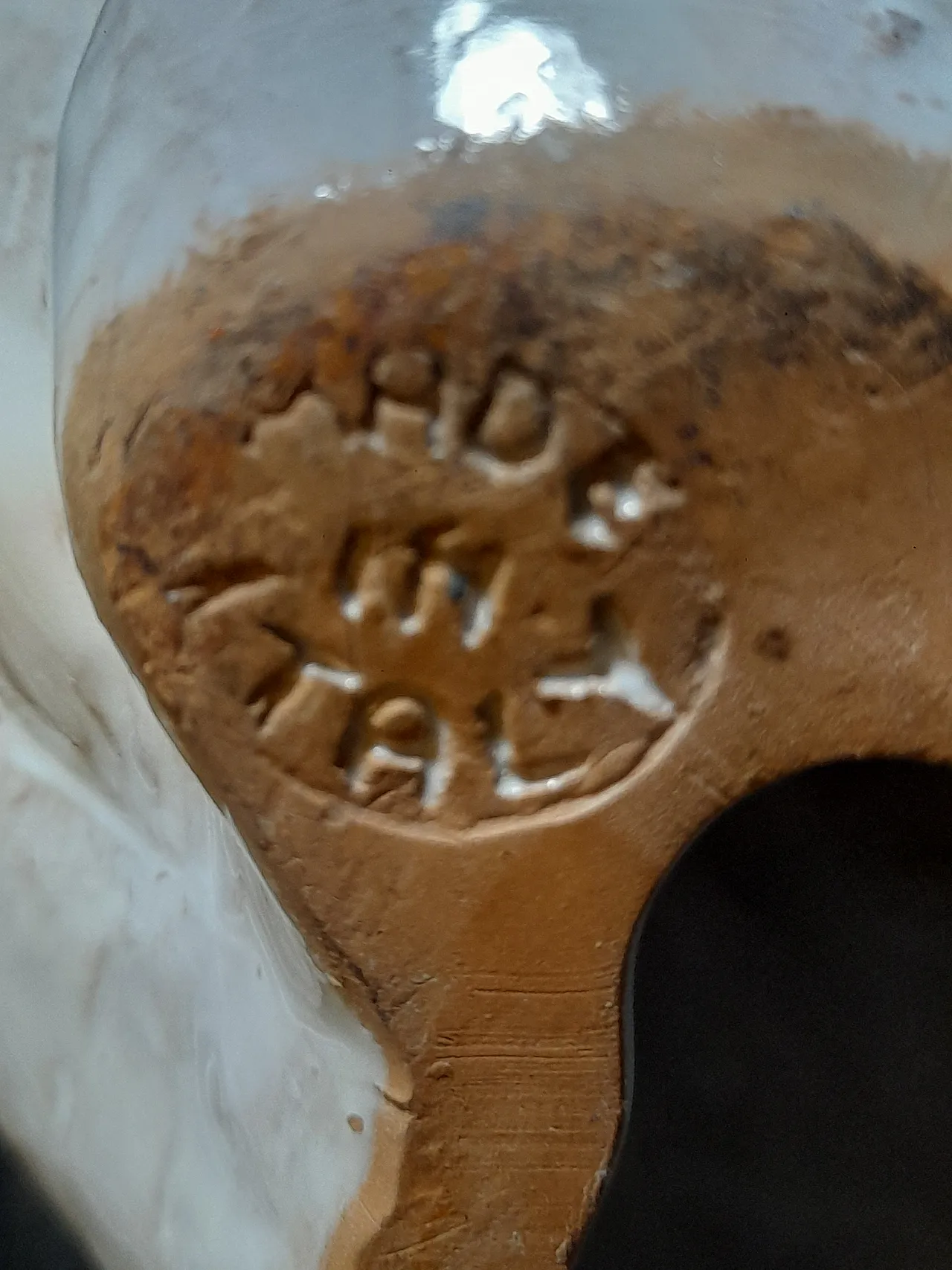 Scultura di scimmia che ride in ceramica bianca, anni '70 22