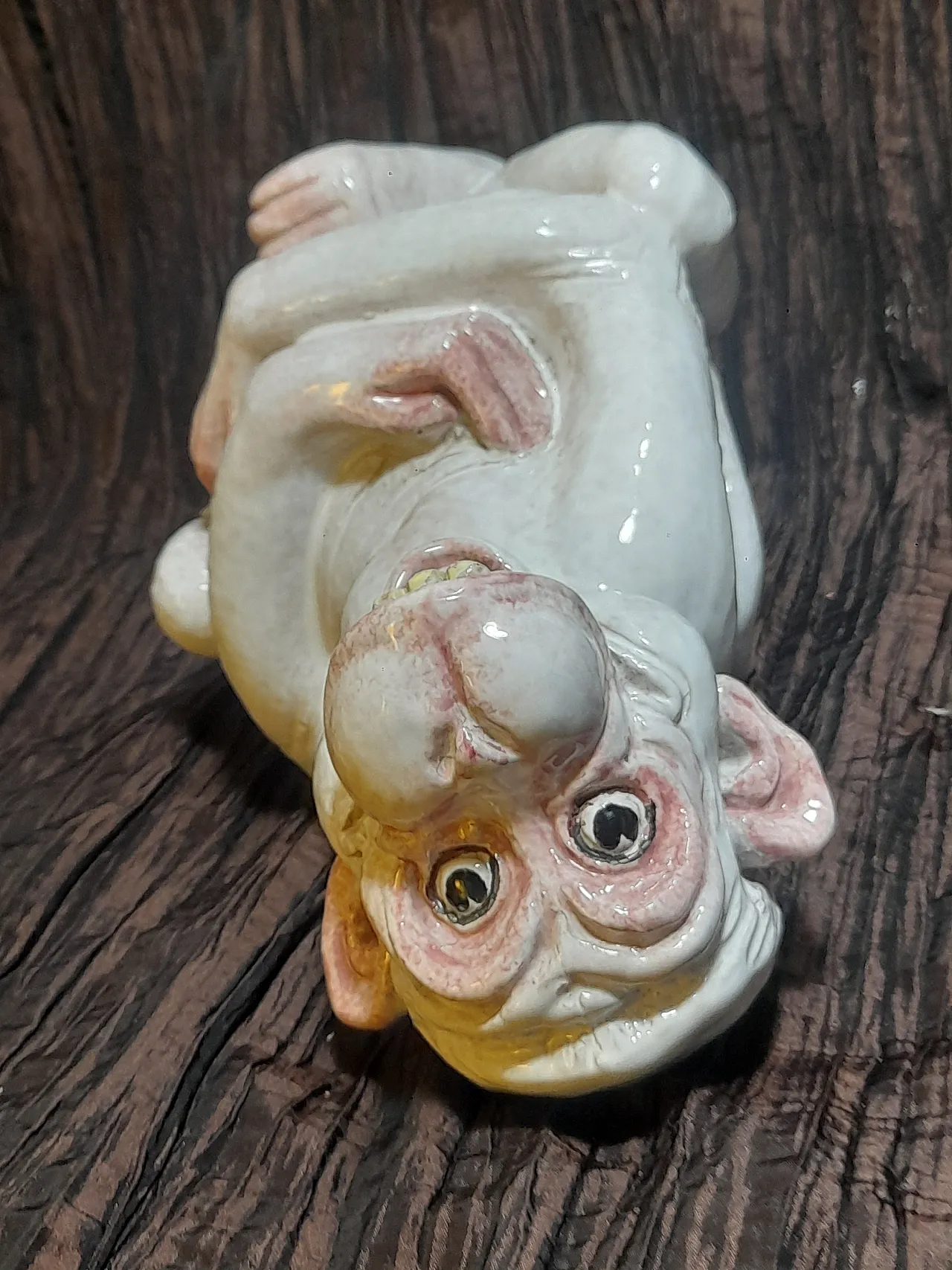 Scultura di scimmia che ride in ceramica bianca, anni '70 26