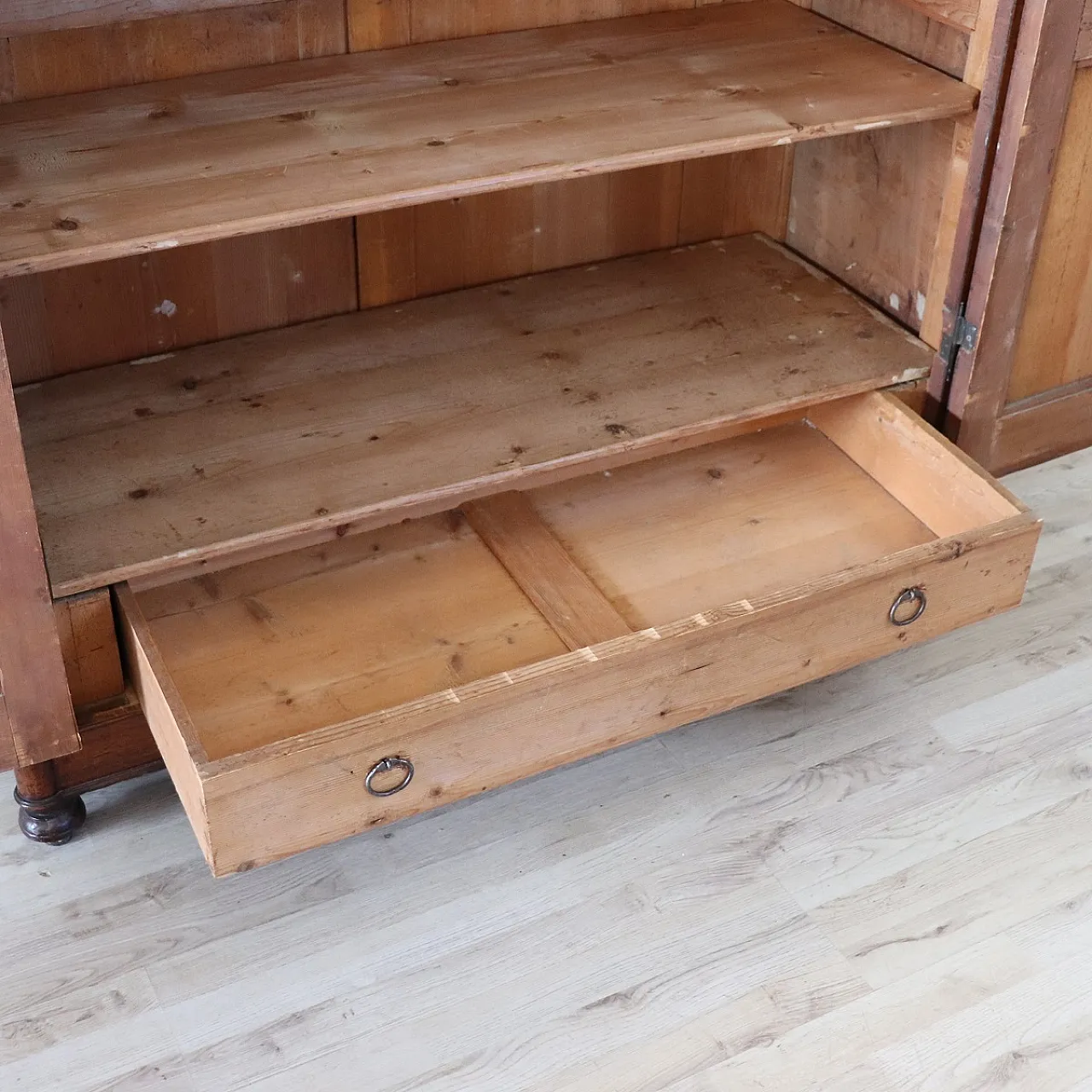Wardrobe in solid walnut with marble top, 19th century 9