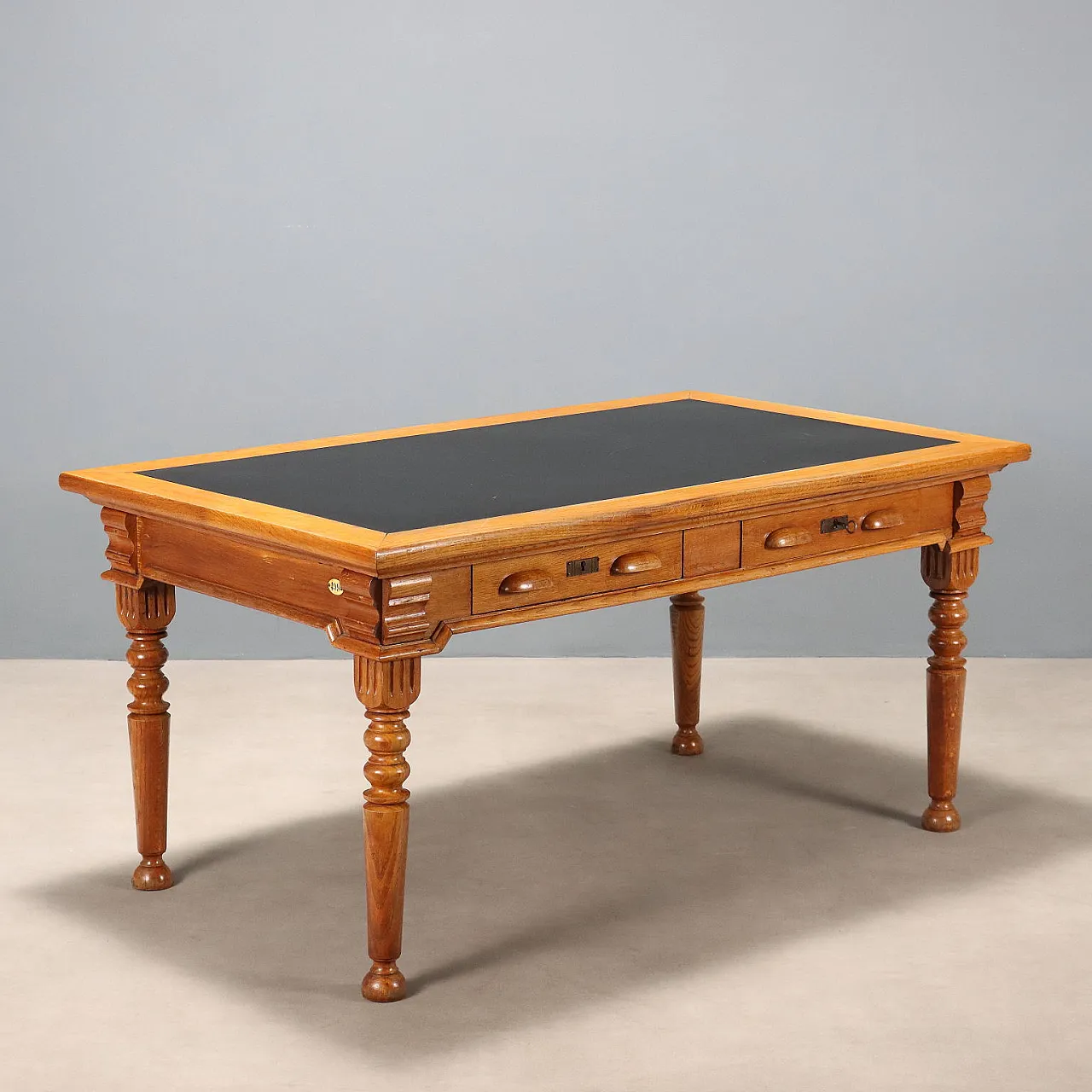 Scrivania in rovere con inserto in formica nera sul piano, primo '900 1