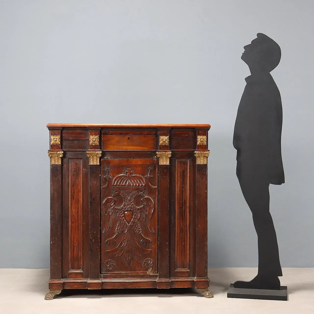 Credenza in noce e abete con piedini in metallo dorato, fine '700 3