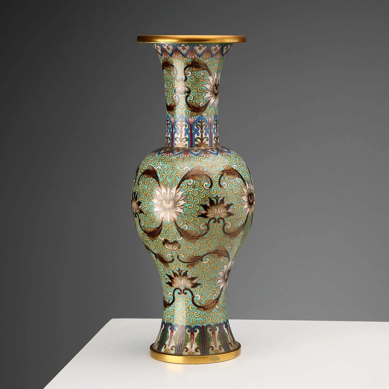 Vaso in bronzo con smalti policromi con la tecnica cloisonné, '900 1