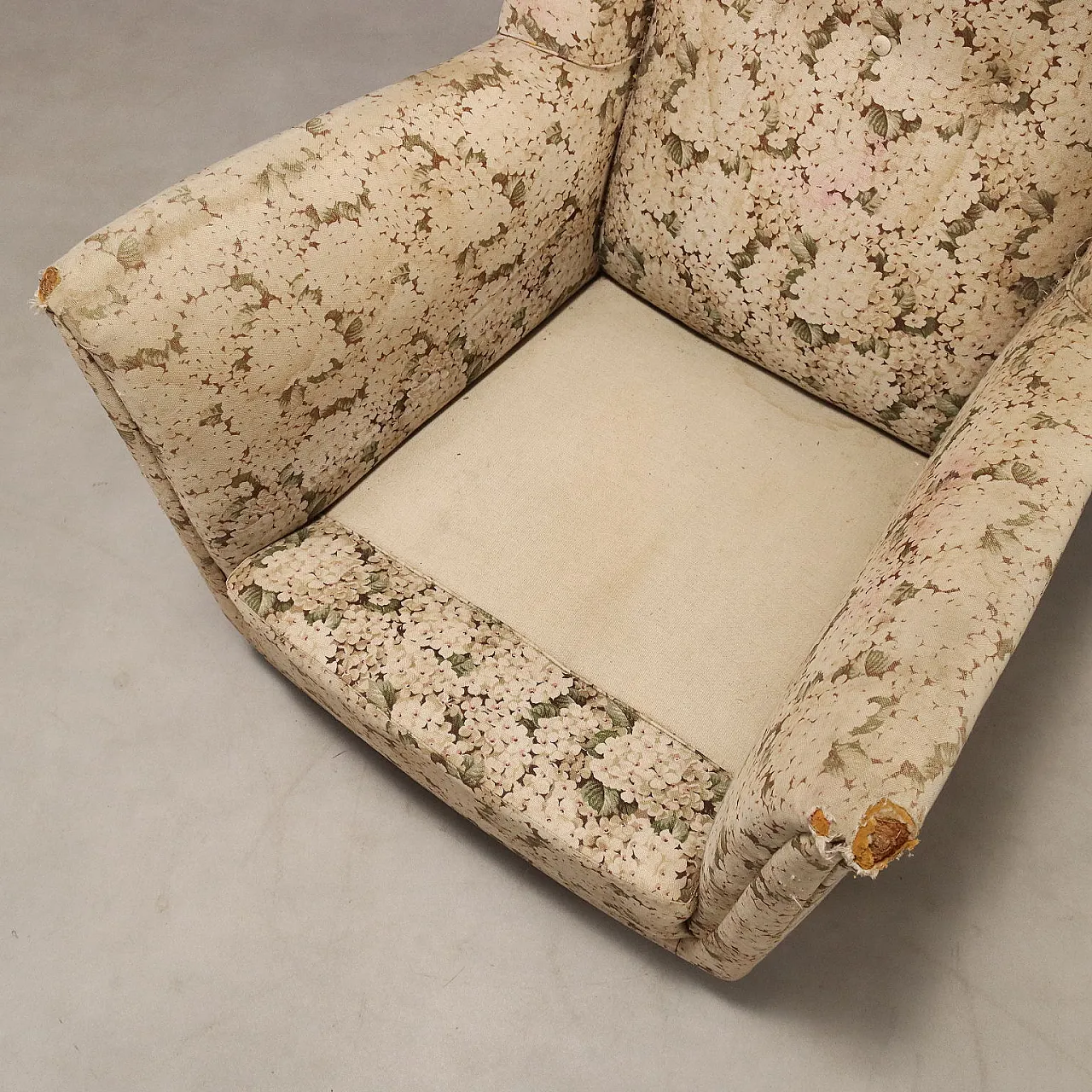 Poltrona in espanso e molle, piuma e tessuto, '900 9