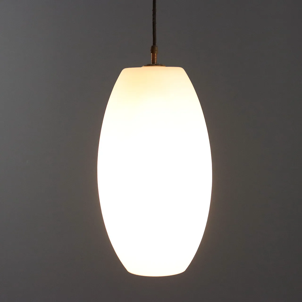 Plafoniera con diffusore in vetro opalino, '900 2