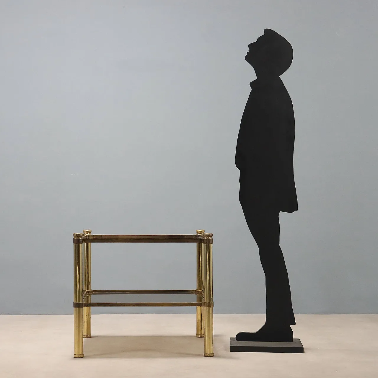 Tavolino con piano in vetro doppio fumé e struttura in ottone, '900 3