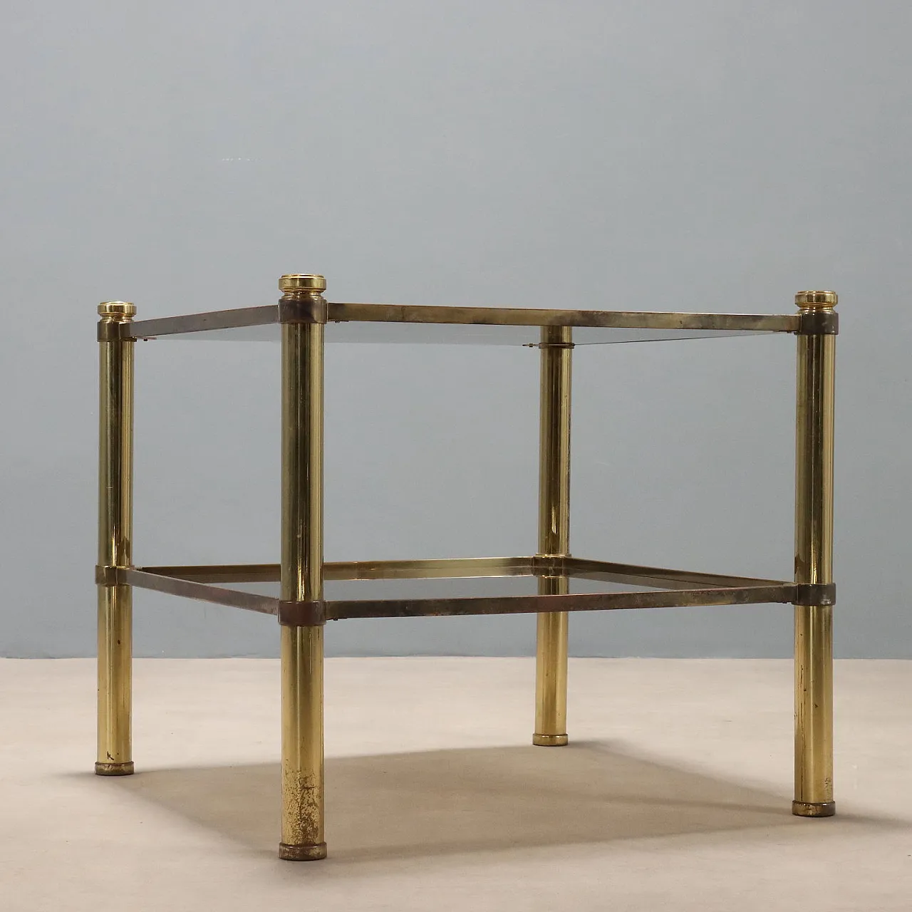 Tavolino con piano in vetro doppio fumé e struttura in ottone, '900 9