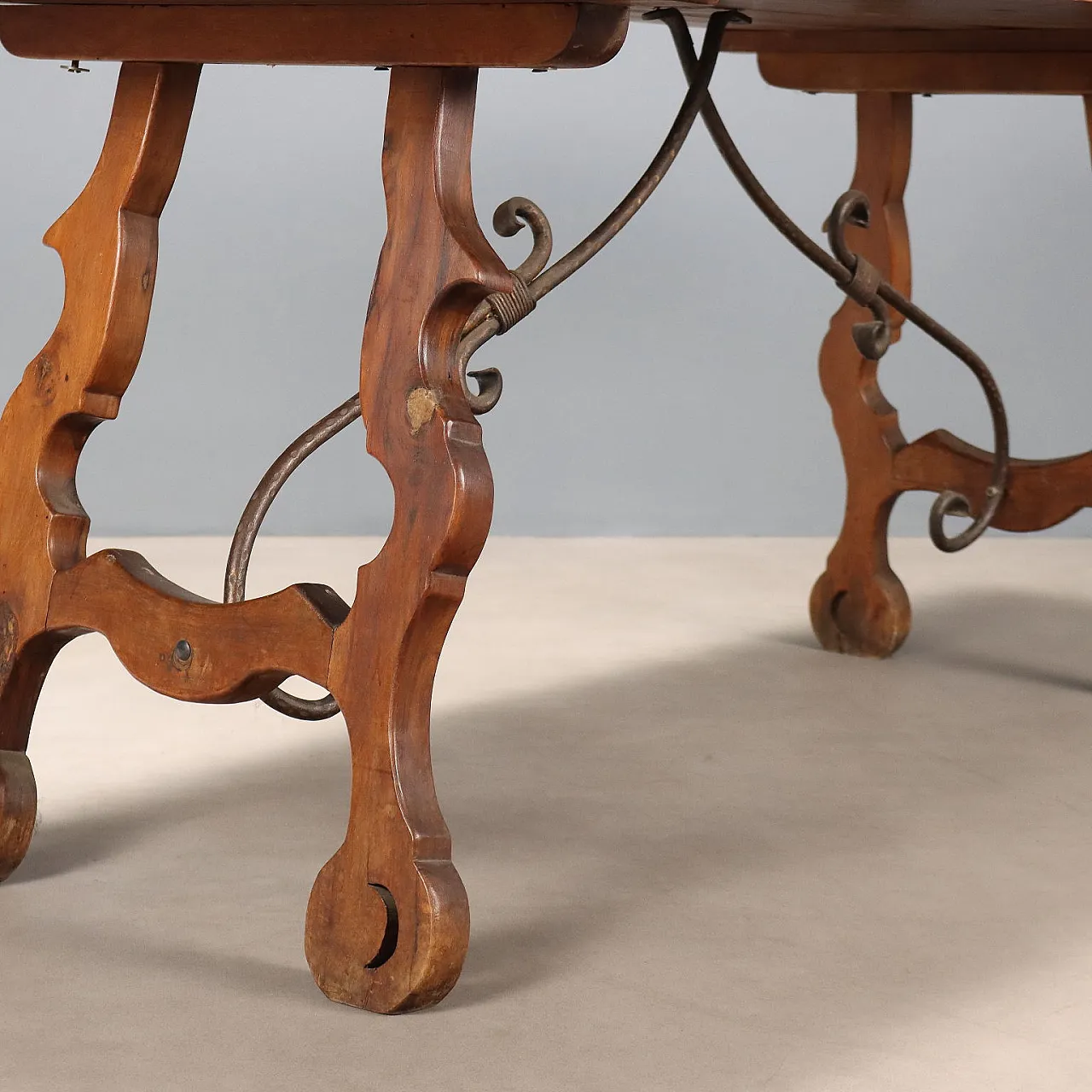 Tavolo fratino in noce e ferro battuto, '900 5