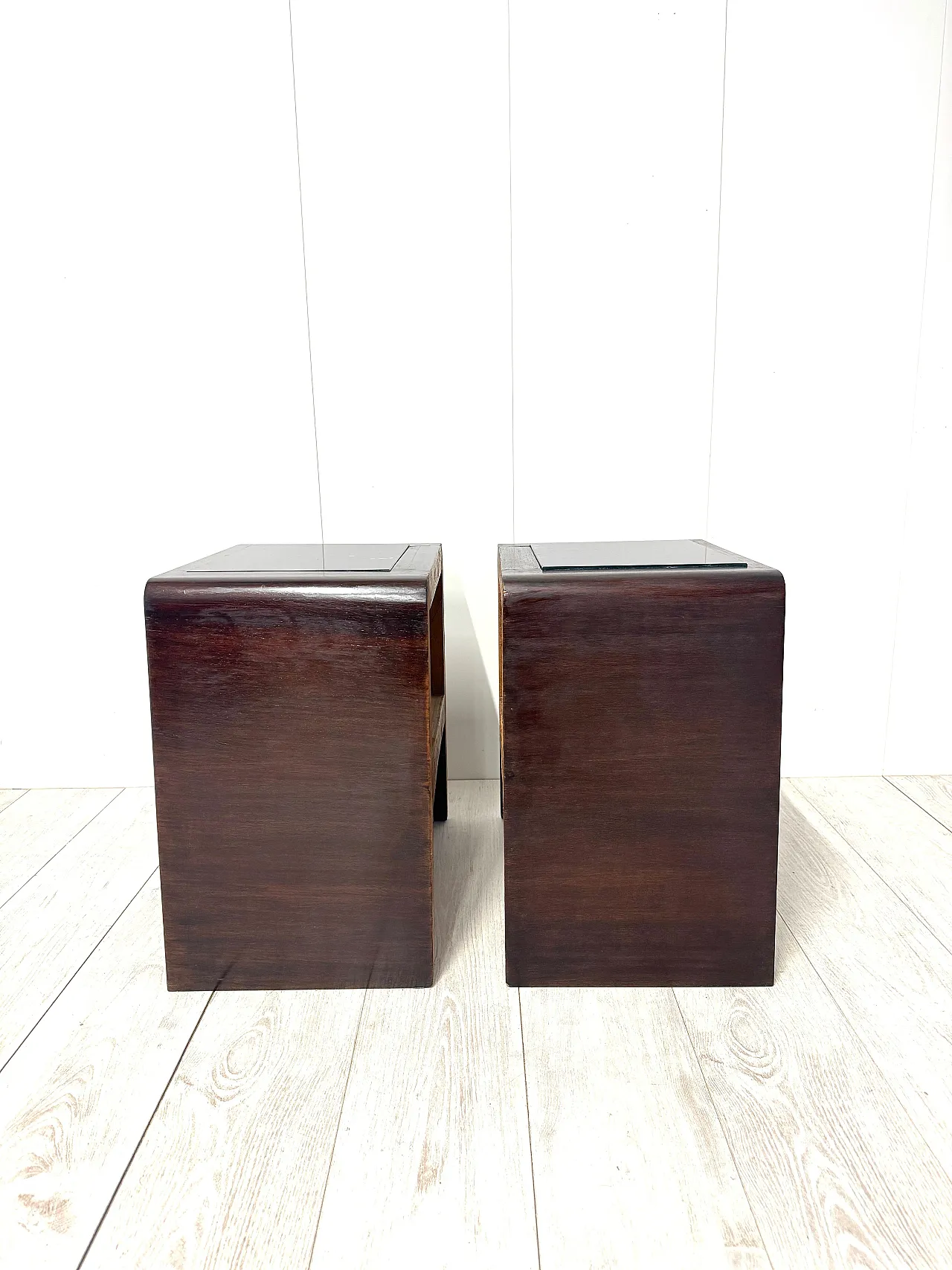 Pair of Paolo Buffa-style bedside tables, 1950s 10