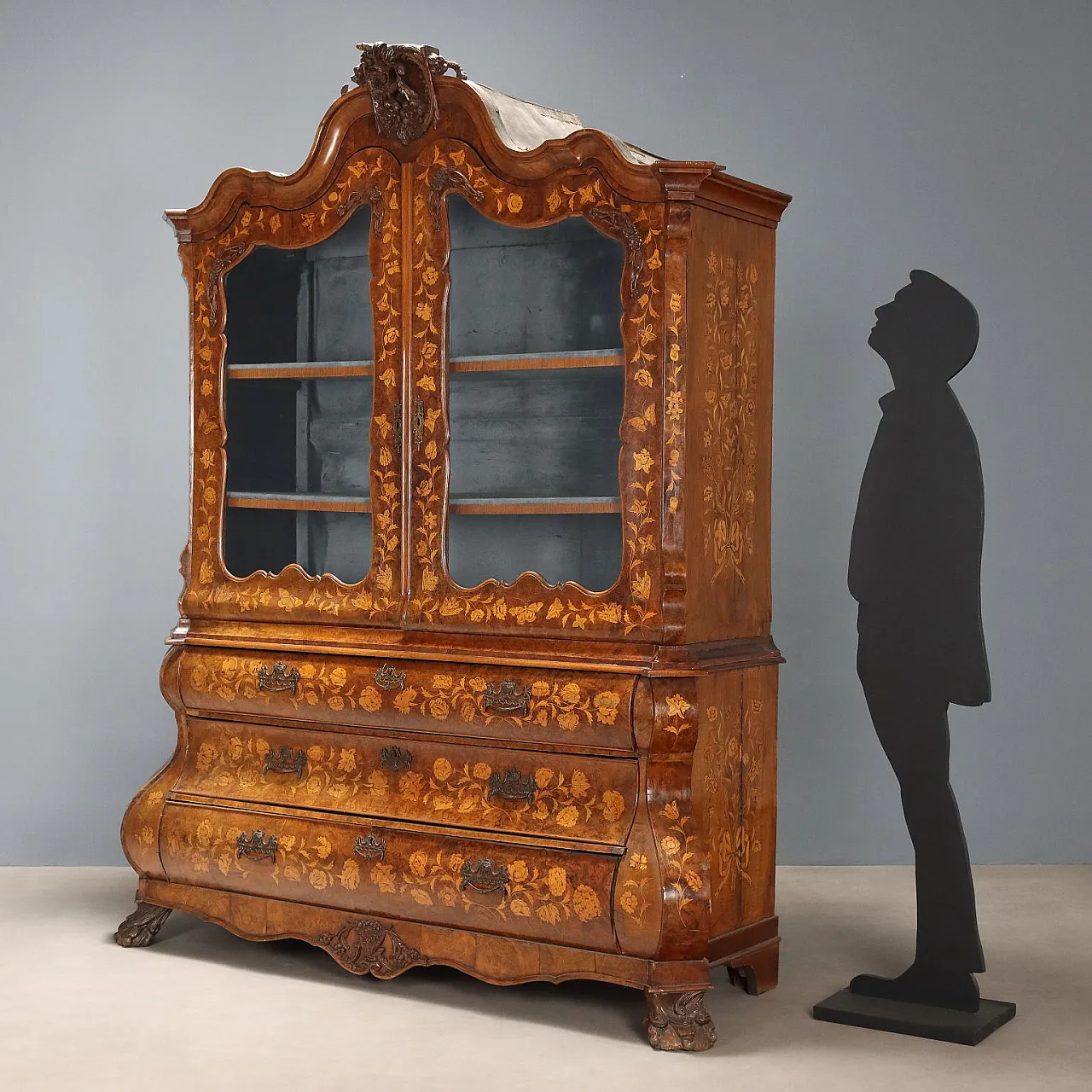 Display cabinet in walnut, burl, maple, and molded glass, 19th century 3