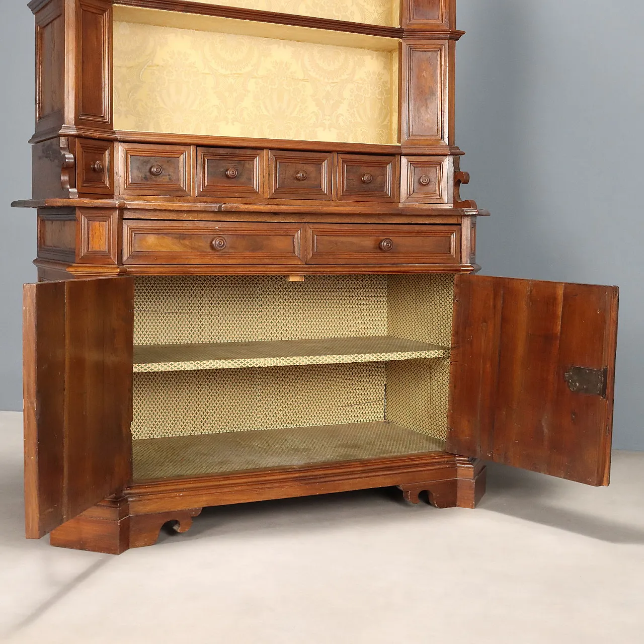 Cupboard in walnut with 6 drawers with upper part, 19th century 3