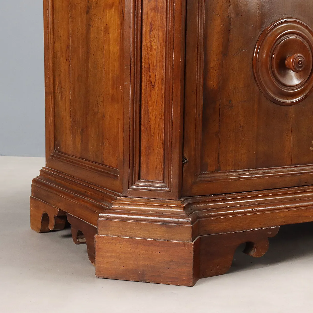Cupboard in walnut with 6 drawers with upper part, 19th century 8