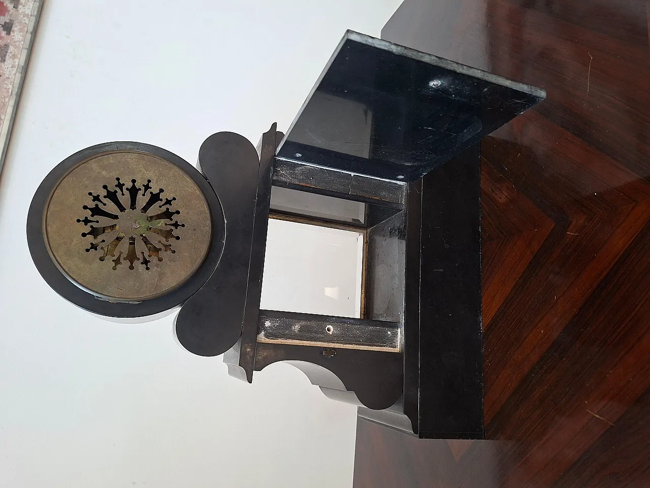 Napoleon table clock in black and red marble, late 19th century 12