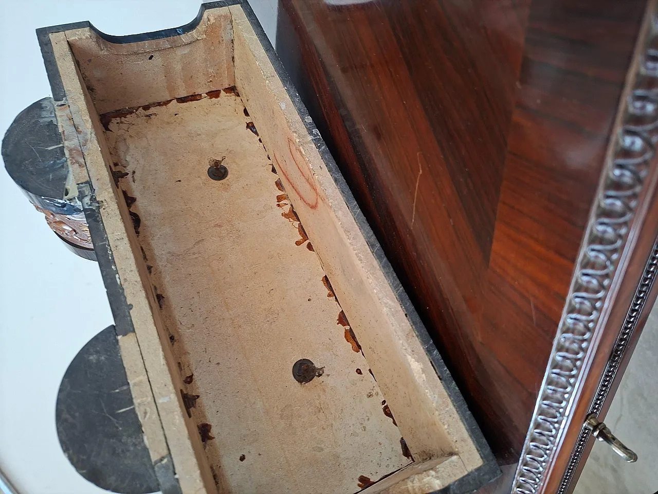 Napoleon table clock in black and red marble, late 19th century 13