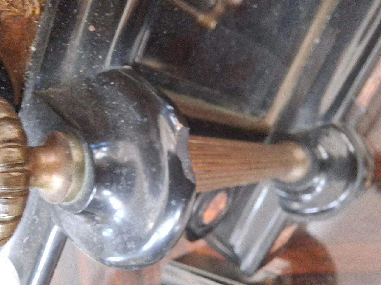 Napoleon table clock in black and red marble, late 19th century 16