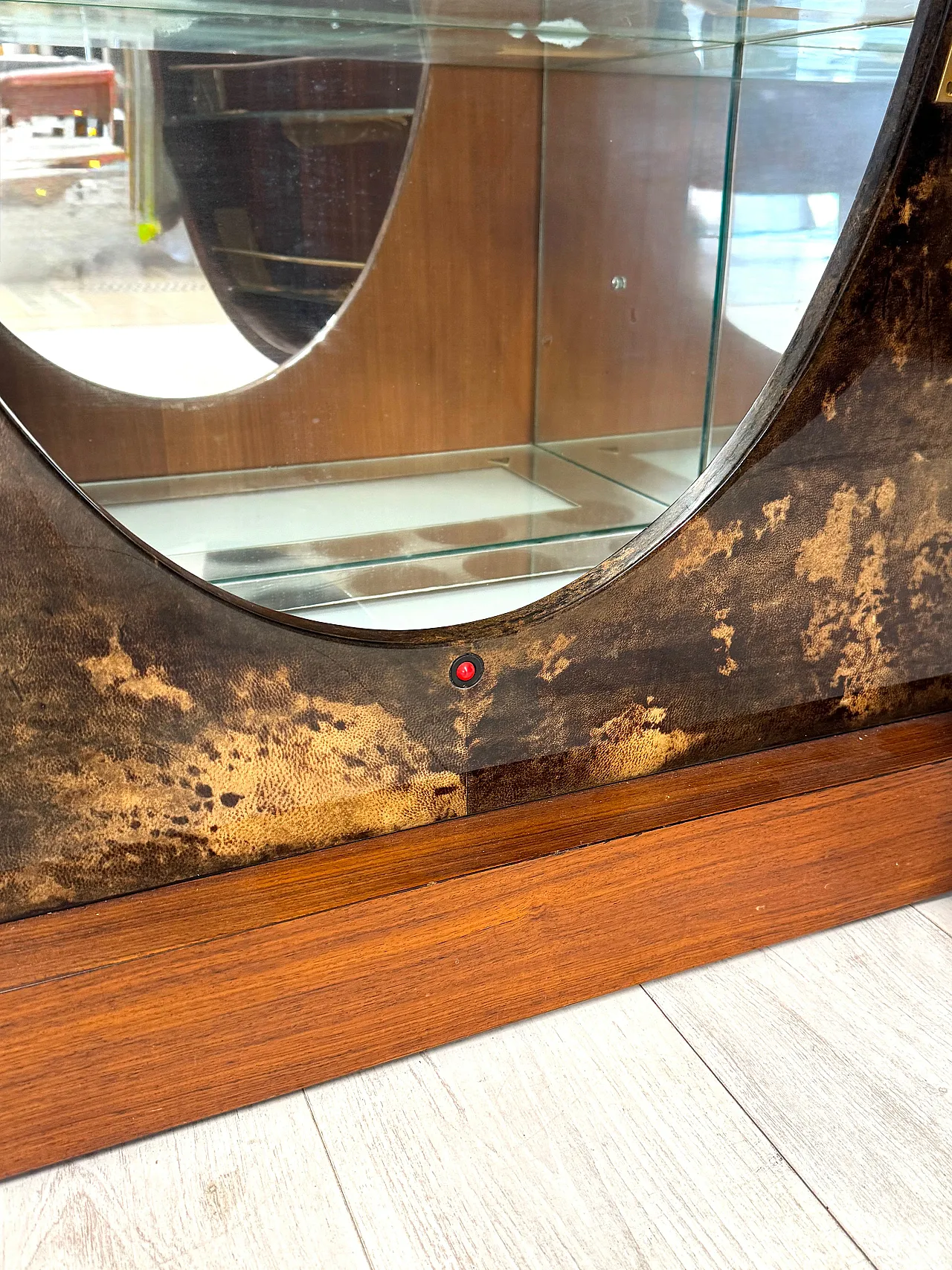 Aldo Tura, Particolare mobile bar, anni '50 10