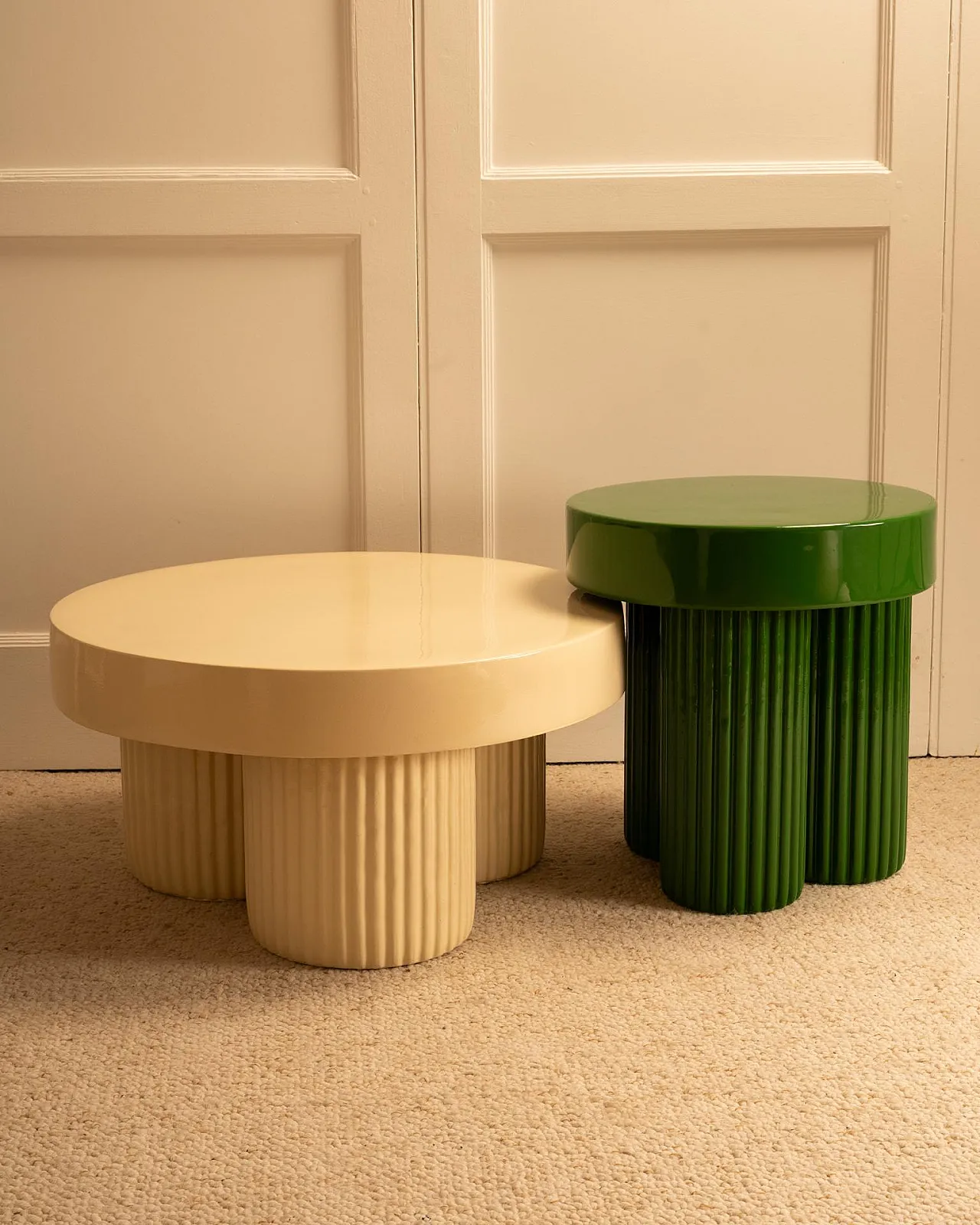 Pair of nesting concrete and lacquer tables, 1990s 10