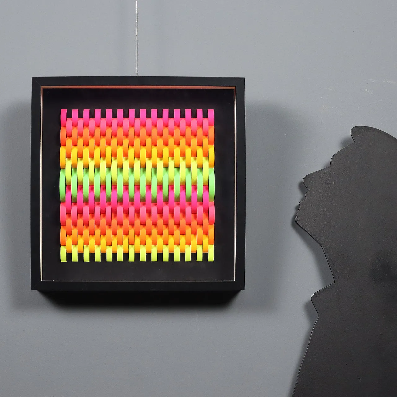 Geometrie cromo-cinetiche, carta fluorescente su cartoncino nero, '900 2