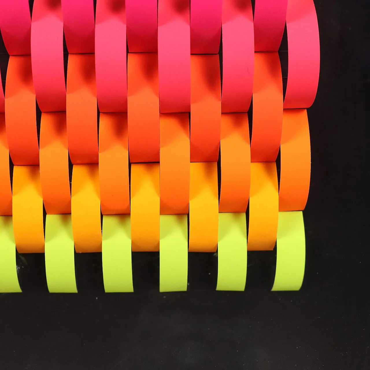 Geometrie cromo-cinetiche, carta fluorescente su cartoncino nero, '900 5