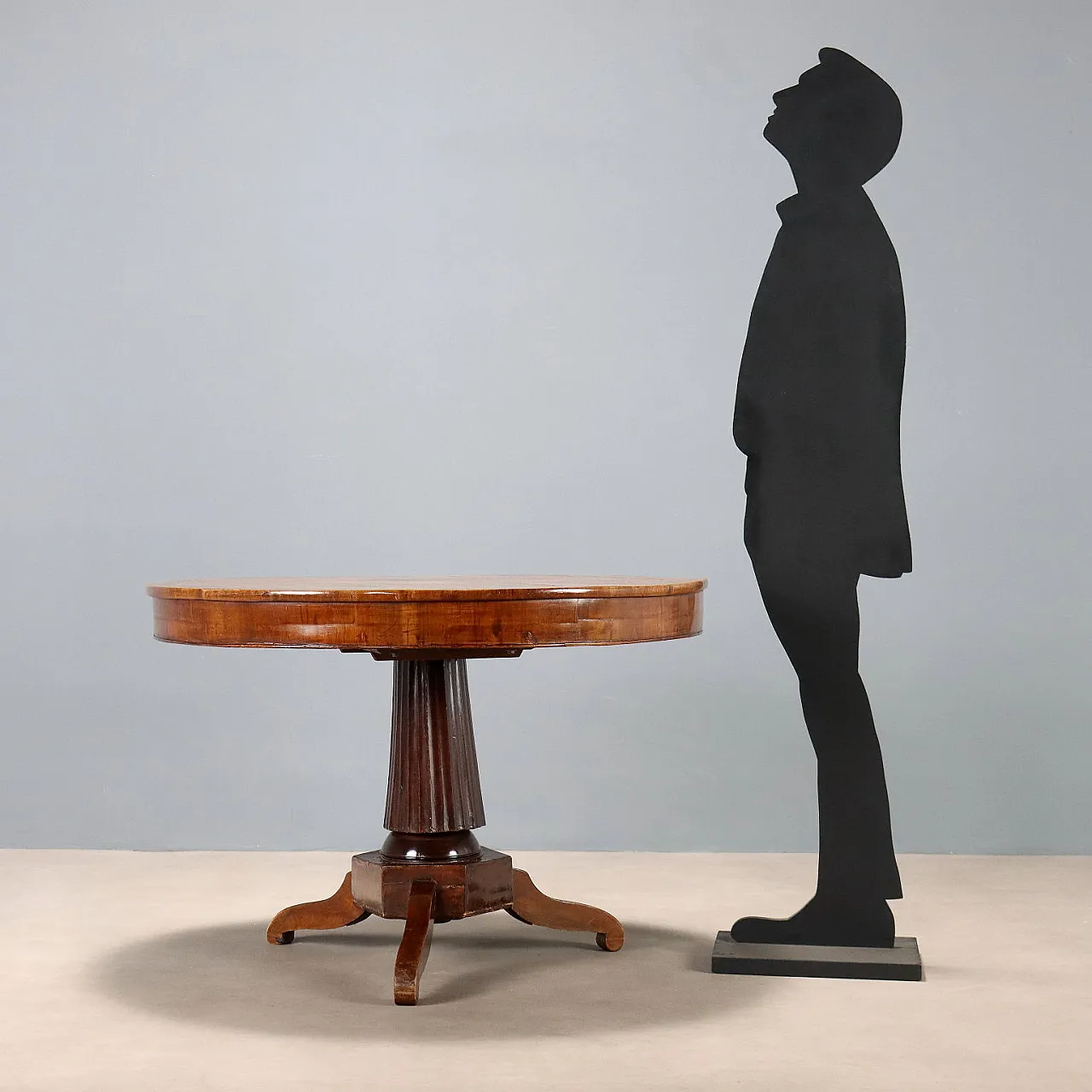 Tavolo rotondo in noce, metà '800 2