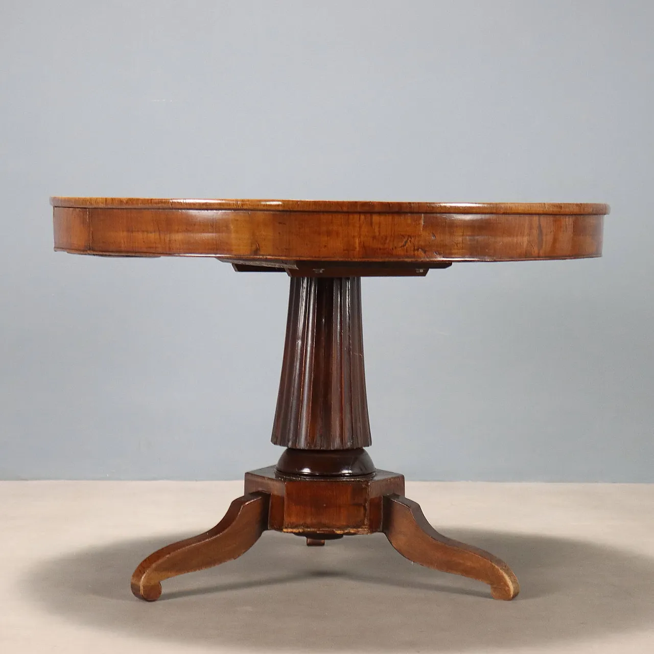 Tavolo rotondo in noce, metà '800 9
