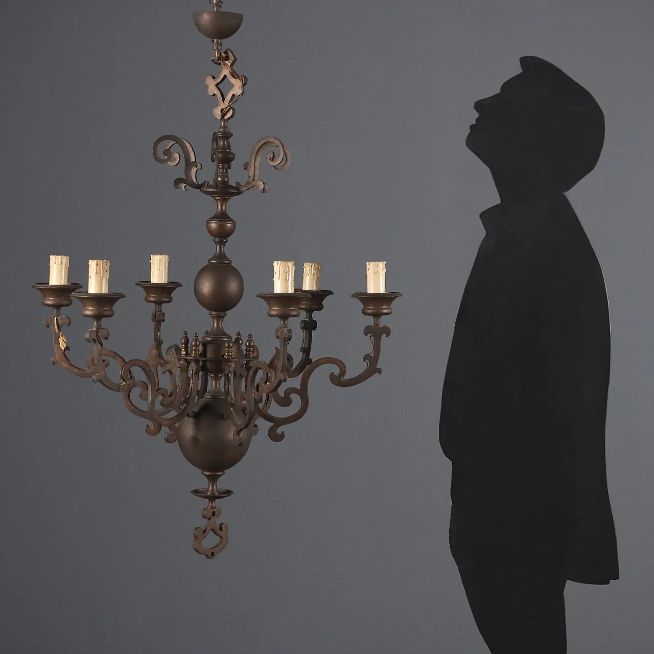 Lampadario in bronzo a sei luci con bobeches in lamiera, primo '900 2