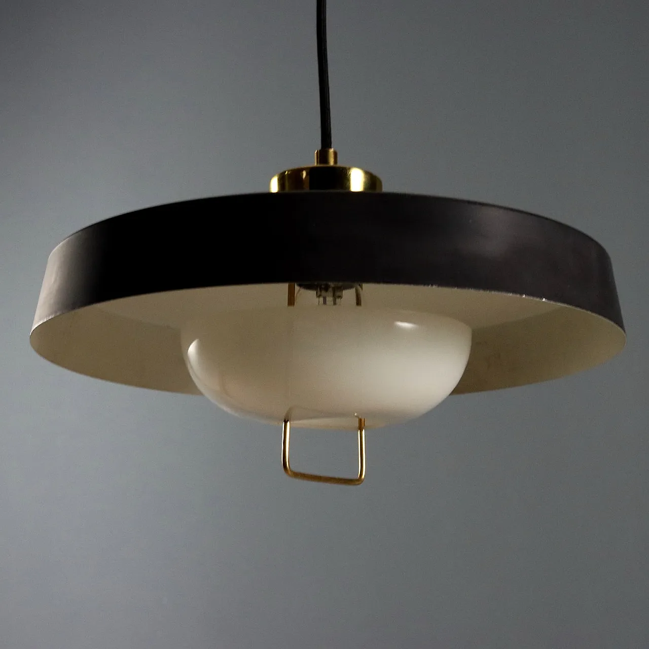 Plafoniera in alluminio smaltato, ottone e metacrilato, '900 8