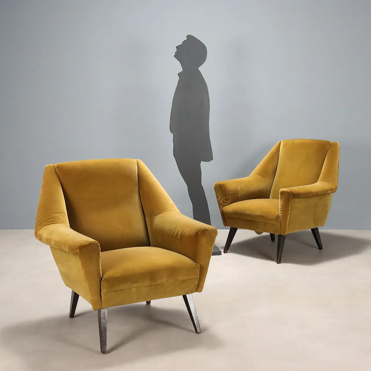 Pair of armchairs in velvet, foam and wood, 1960s 3