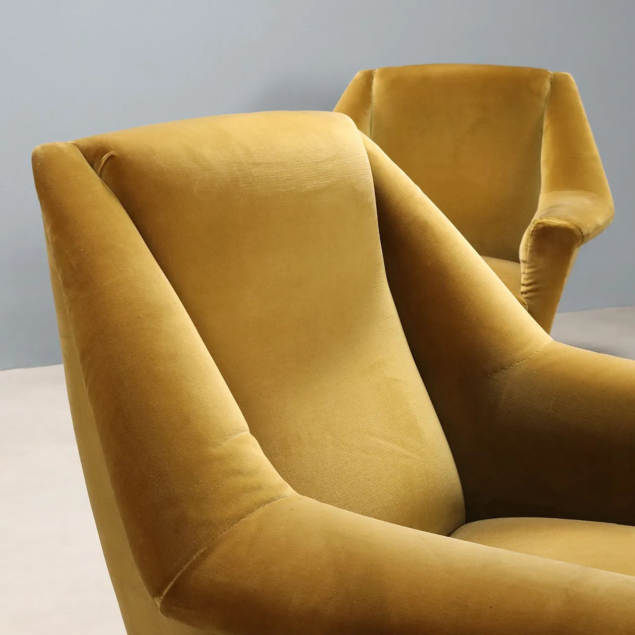 Pair of armchairs in velvet, foam and wood, 1960s 4