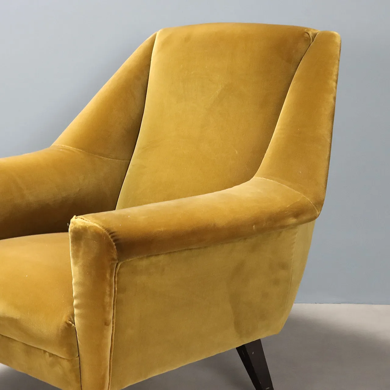 Pair of armchairs in velvet, foam and wood, 1960s 5