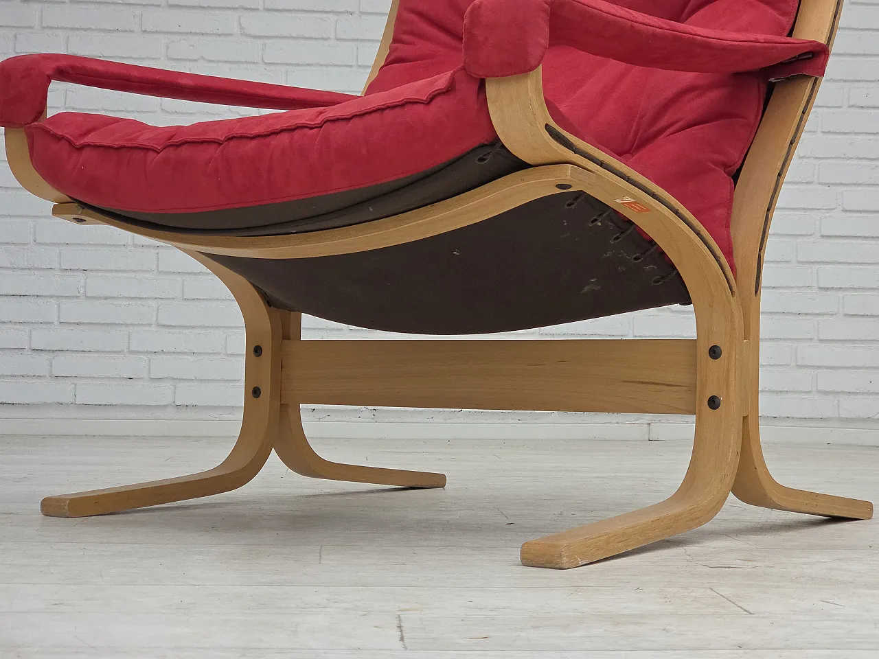 Pair of Norwegian Siesta chairs by Ingmar Relling, 70s 24