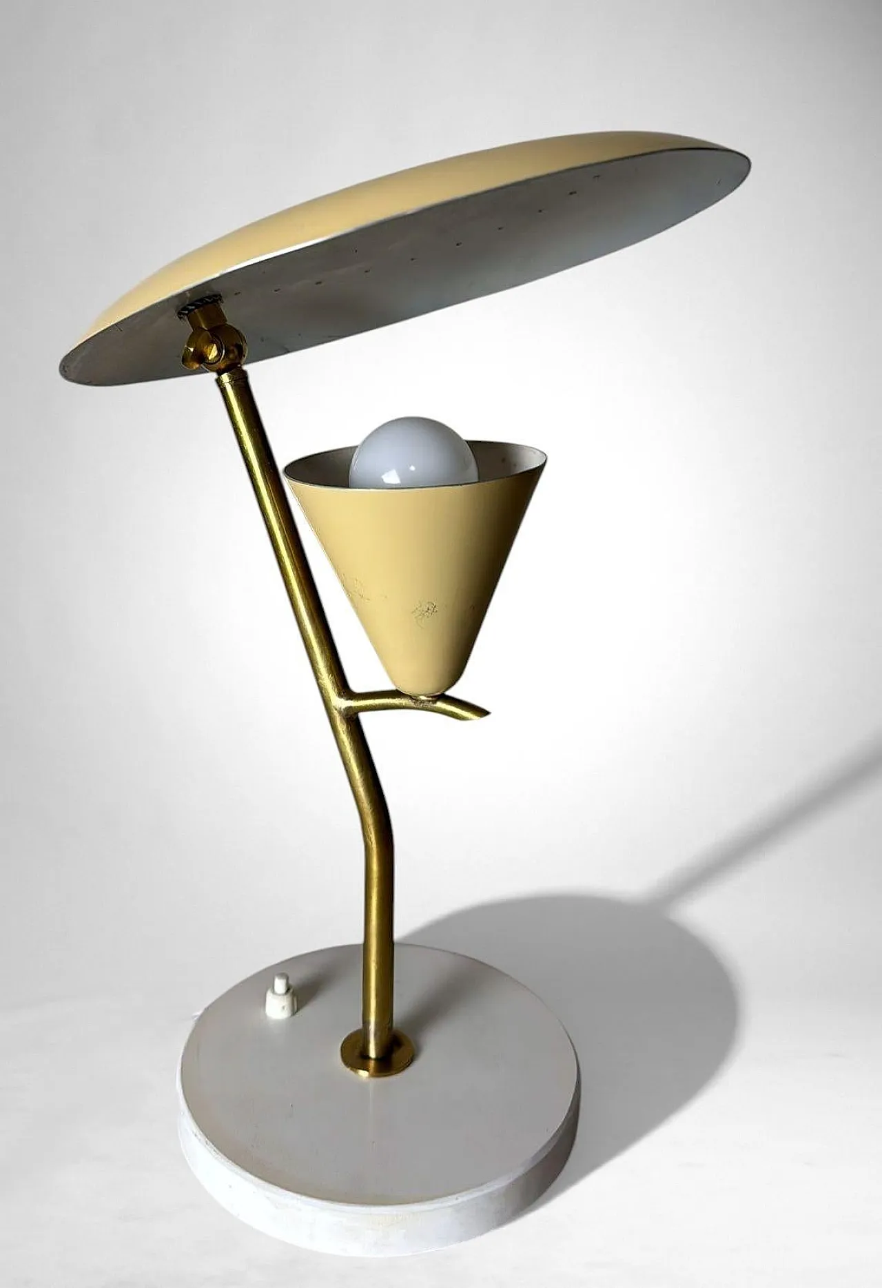 Adjustable table lamp in metal and brass, 1960s 8