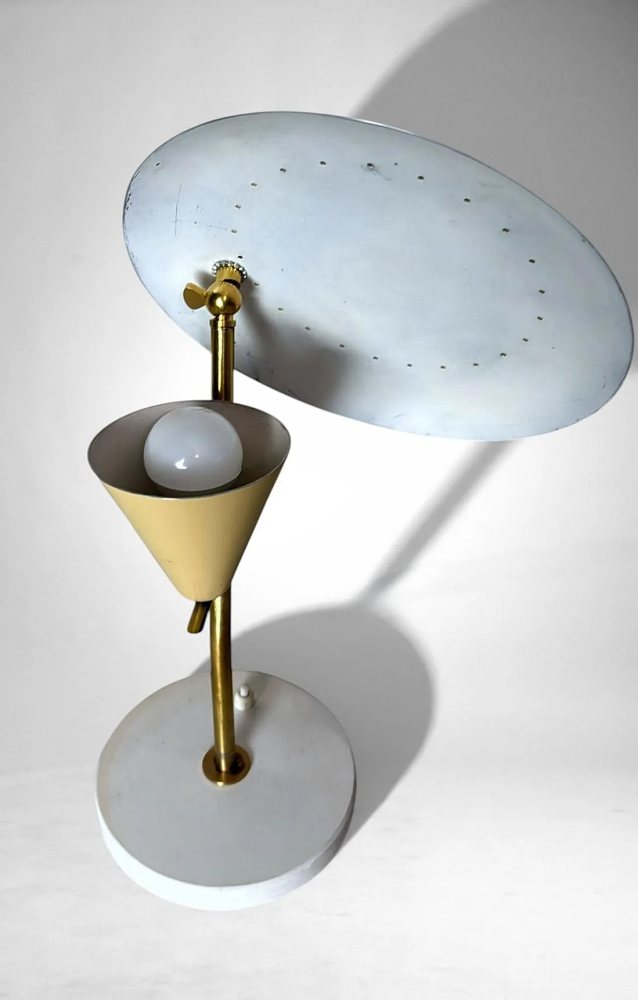 Adjustable table lamp in metal and brass, 1960s 10