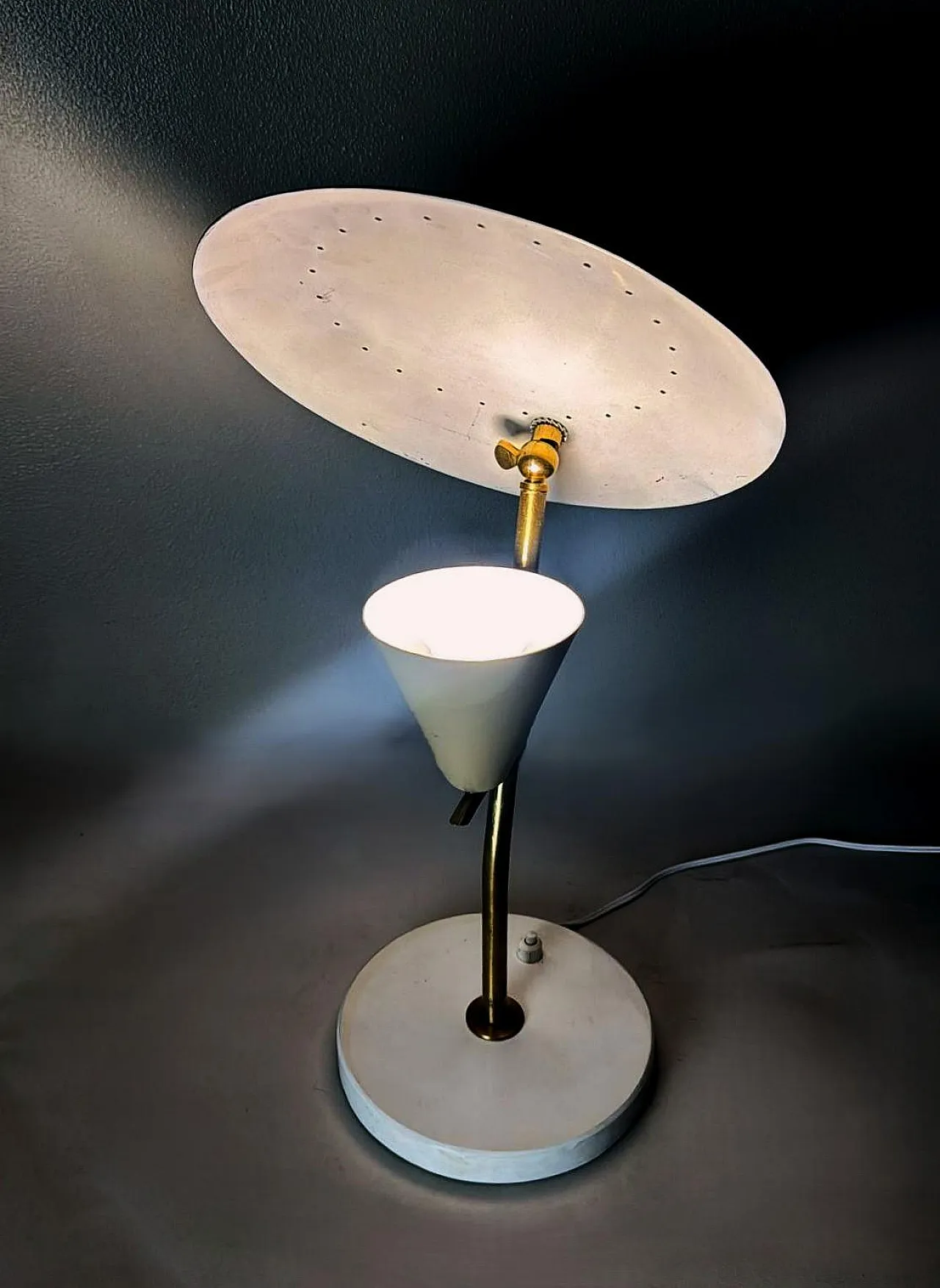 Adjustable table lamp in metal and brass, 1960s 13