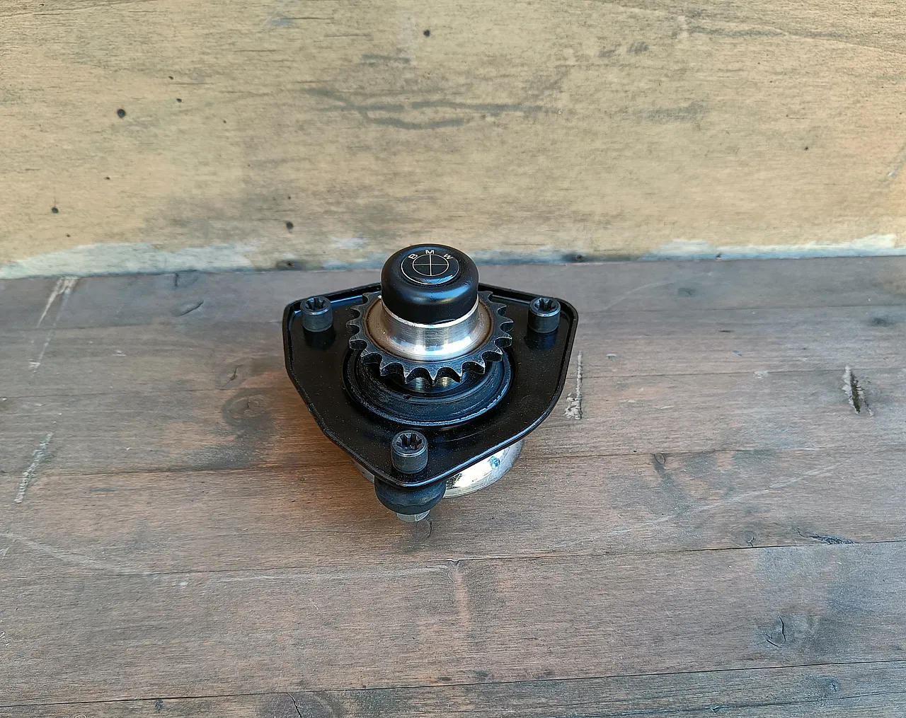 Artistic work sculpture Gianni Motivo (Mogio) BMW, 90s 4