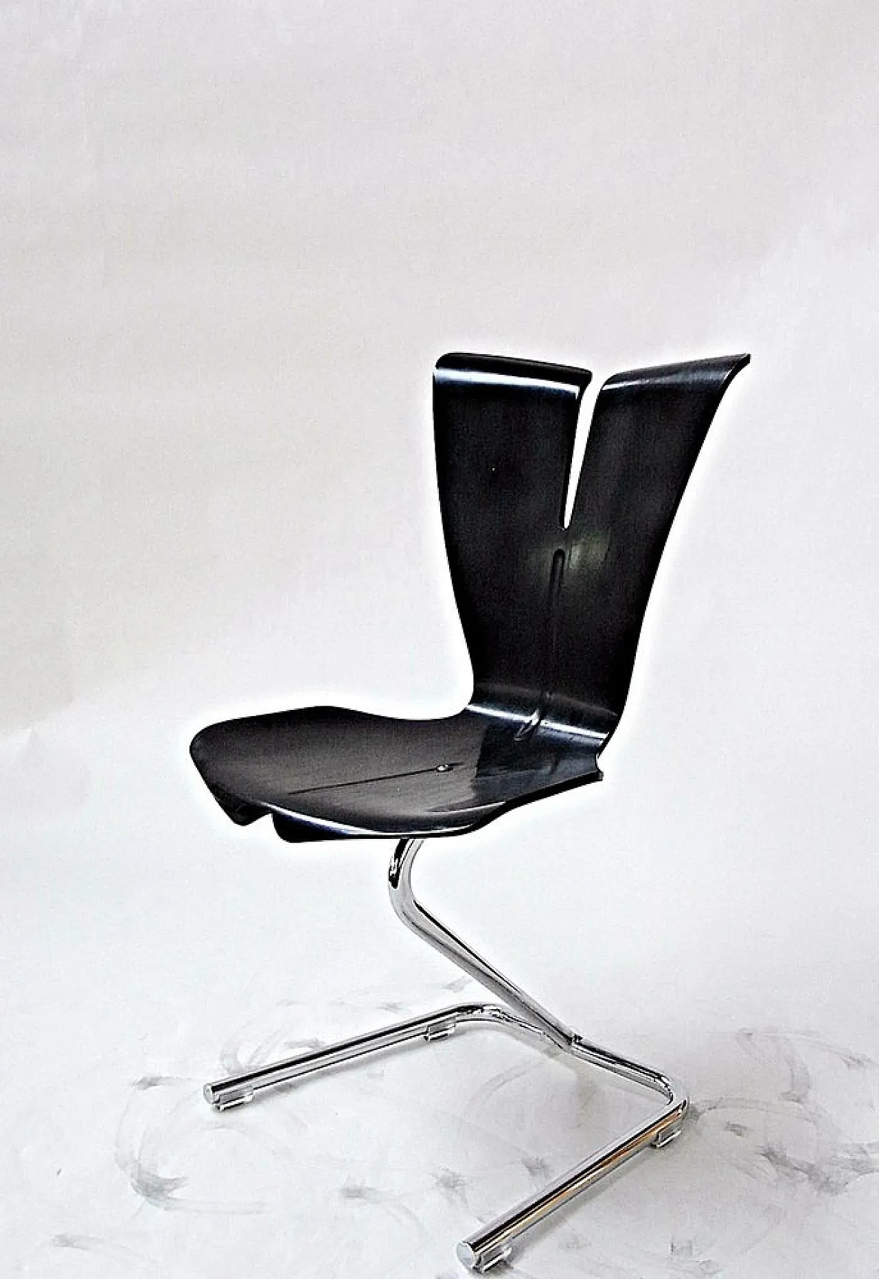 Robin B6 Cantilever chair by Alison Smithson for Tecta, 1990s 2