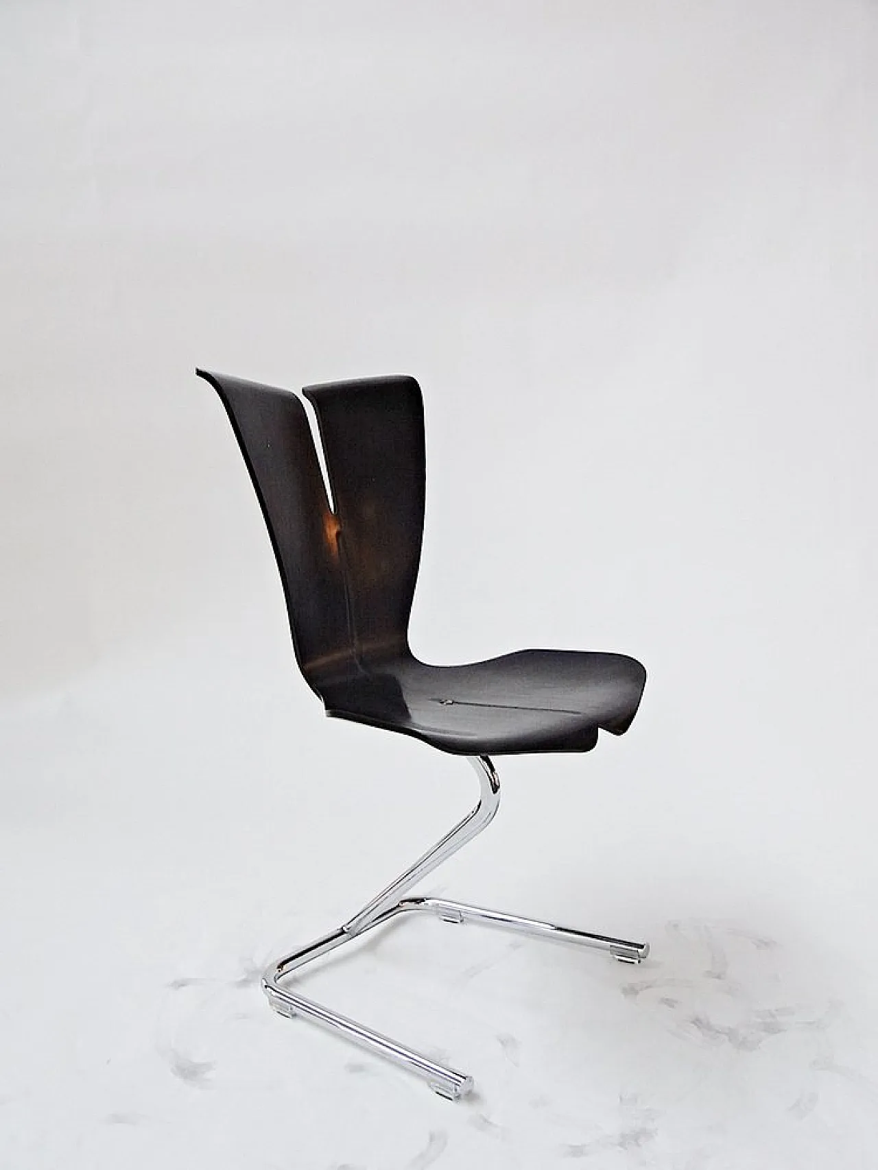 Robin B6 Cantilever chair by Alison Smithson for Tecta, 1990s 4
