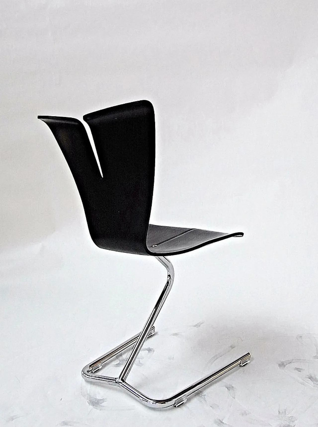 Robin B6 Cantilever chair by Alison Smithson for Tecta, 1990s 7
