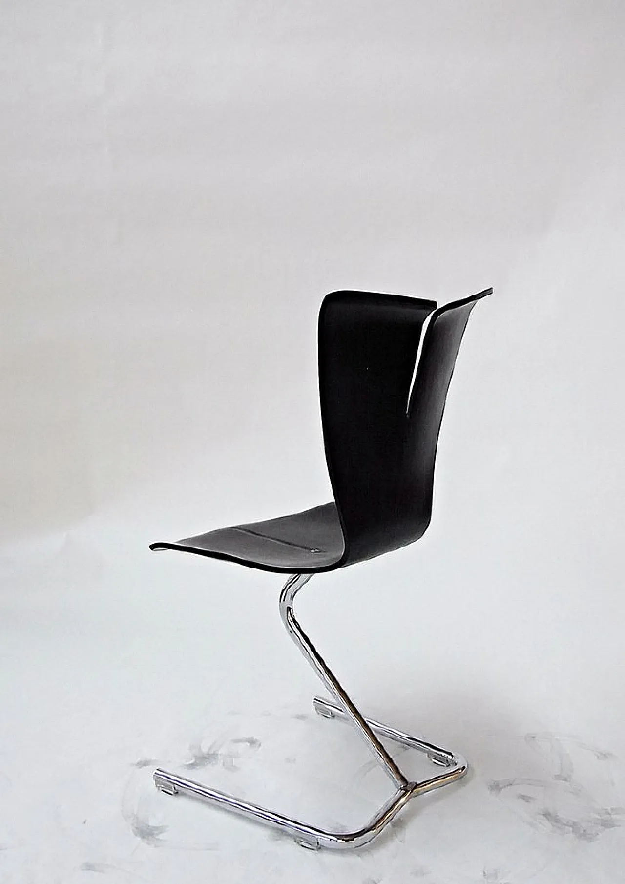 Robin B6 Cantilever chair by Alison Smithson for Tecta, 1990s 9