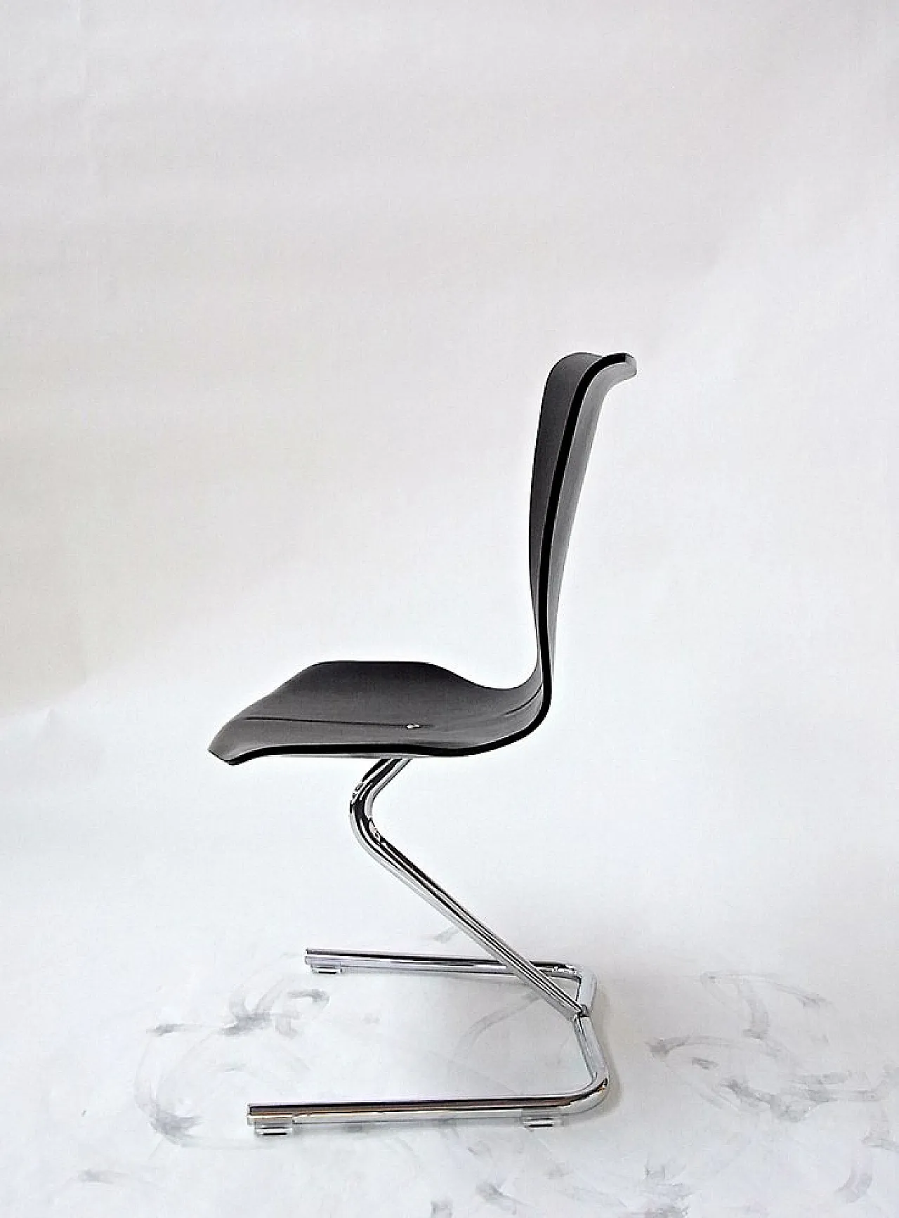 Robin B6 Cantilever chair by Alison Smithson for Tecta, 1990s 10