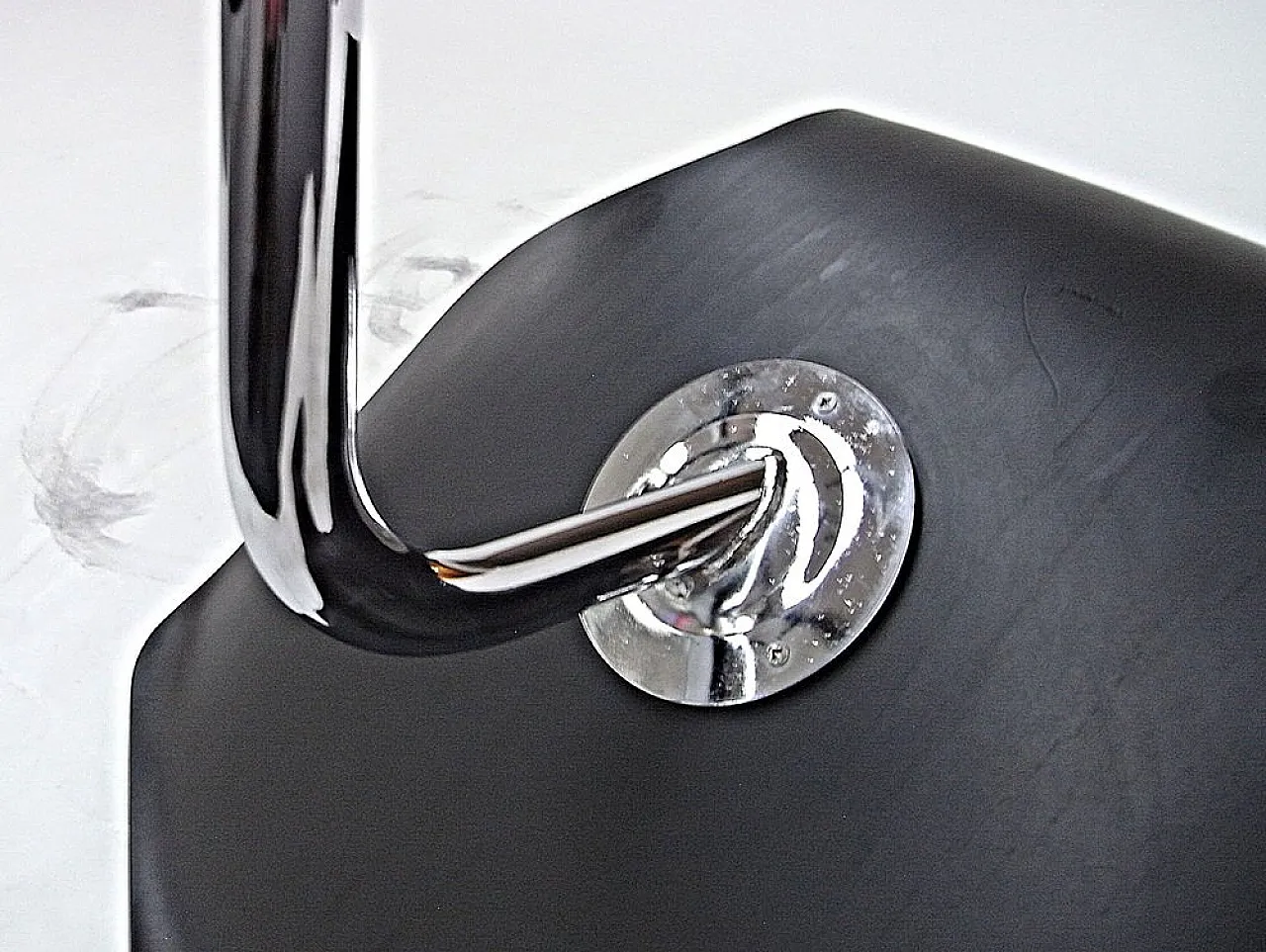 Robin B6 Cantilever chair by Alison Smithson for Tecta, 1990s 11