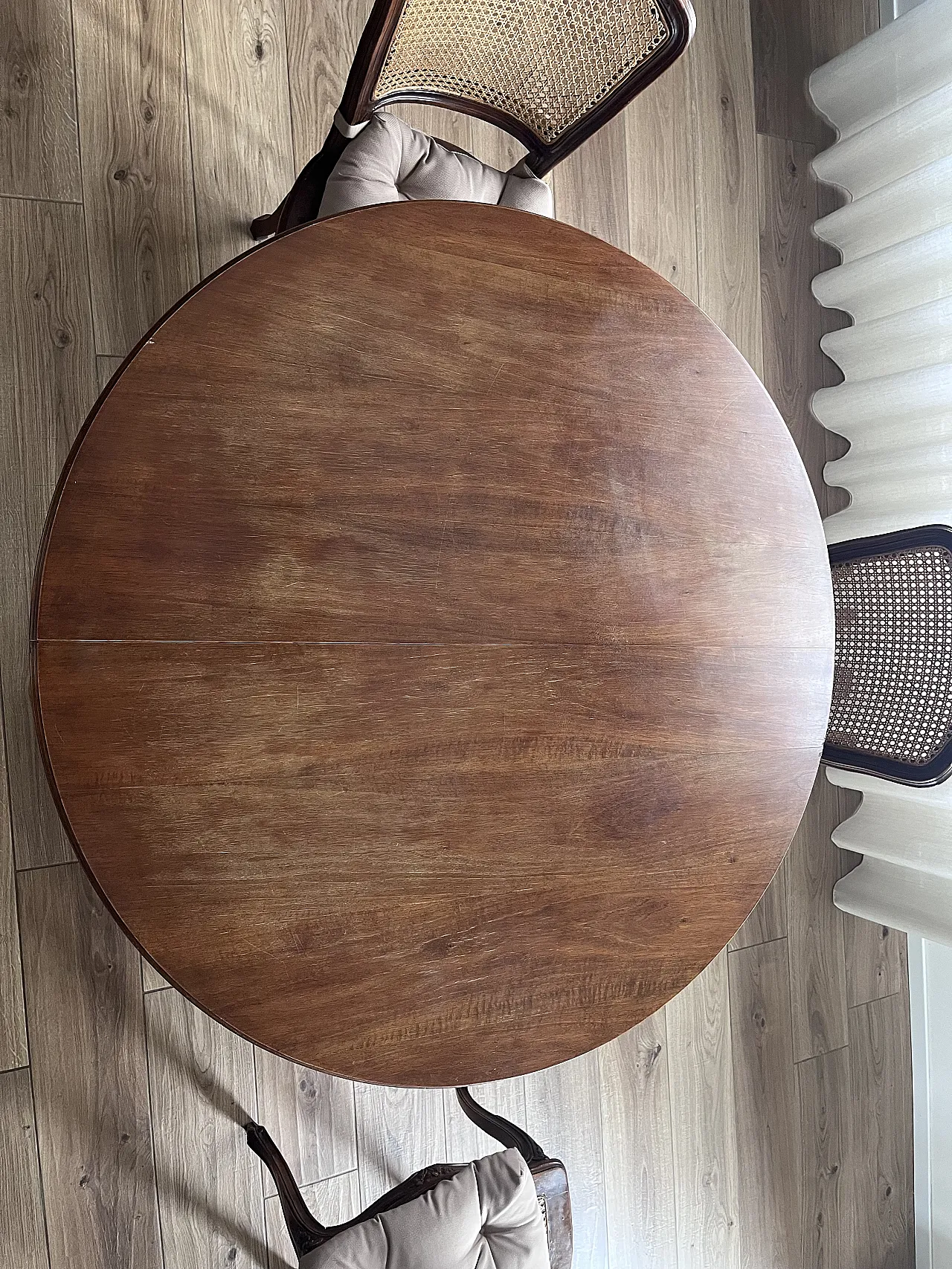 Round extendable table in carved wood, 20th century 5
